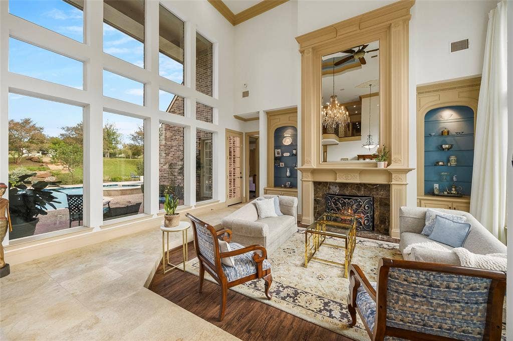 508 Moraine Way, Heath, TX 75032 Soaring ceilings and expansive windows create a bright, welcoming atmosphere.
