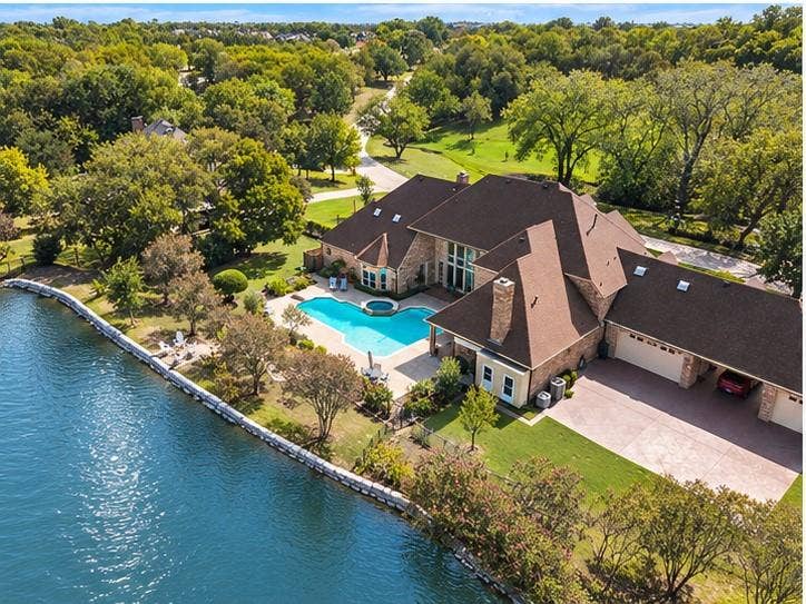 508 Moraine Way, Heath, TX 75032 A bird’s-eye view of the property’s spacious setting .