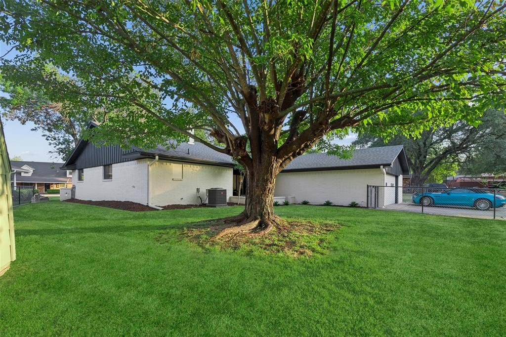2133 Oak Valley Lane, Dallas, TX 75232 2133 Oak Valley Lane, Dallas, TX 75232