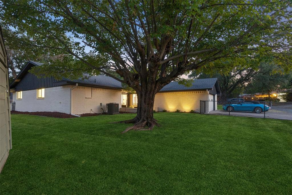 2133 Oak Valley Lane, Dallas, TX 75232 2133 Oak Valley Lane, Dallas, TX 75232