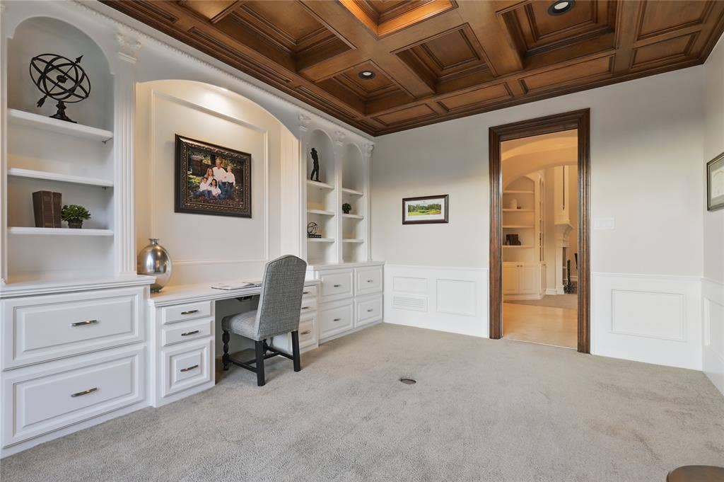 6800 Oak Hill Drive, Fort Worth, TX 76132 6800 Oak Hill Drive, Fort Worth, TX 76132