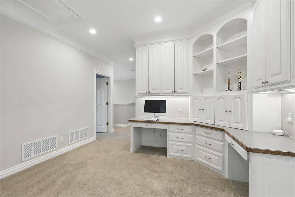 6800 Oak Hill Drive, Fort Worth, TX 76132 6800 Oak Hill Drive, Fort Worth, TX 76132