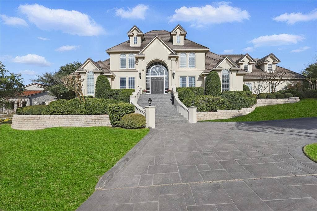6800 Oak Hill Drive, Fort Worth, TX 76132 6800 Oak Hill Drive, Fort Worth, TX 76132