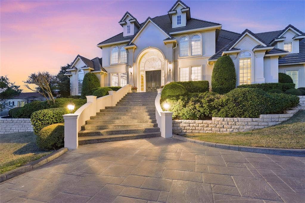 6800 Oak Hill Drive, Fort Worth, TX 76132 6800 Oak Hill Drive, Fort Worth, TX 76132