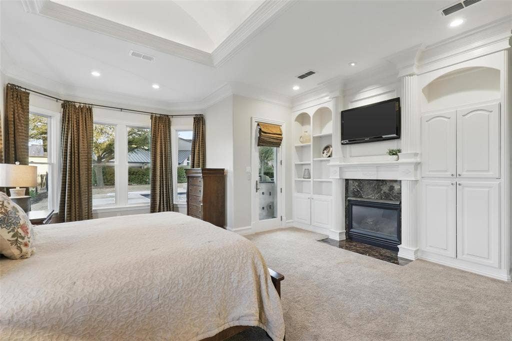 6800 Oak Hill Drive, Fort Worth, TX 76132 6800 Oak Hill Drive, Fort Worth, TX 76132