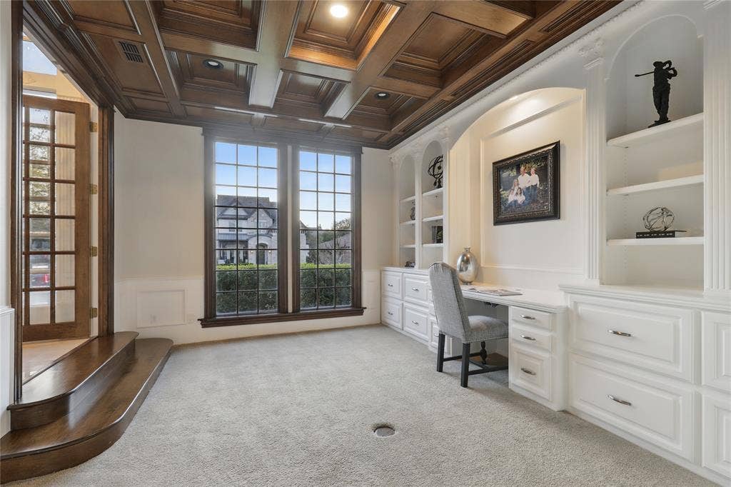 6800 Oak Hill Drive, Fort Worth, TX 76132 6800 Oak Hill Drive, Fort Worth, TX 76132