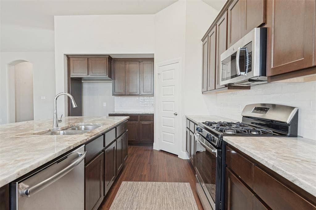 1665 Sheldon Drive, Forney, TX 75126 1665 Sheldon Drive, Forney, TX 75126
