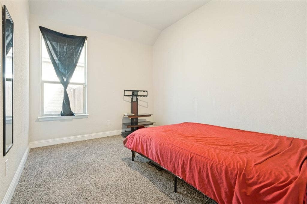 1006 Summer Grove Drive, Midlothian, TX 76065