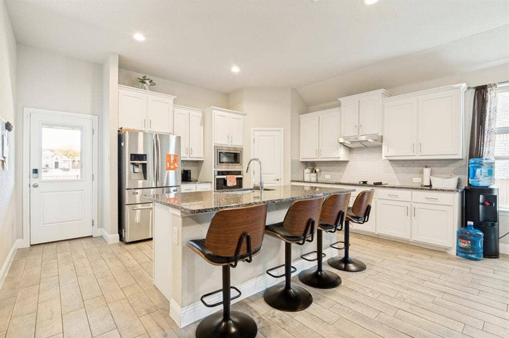 1006 Summer Grove Drive, Midlothian, TX 76065