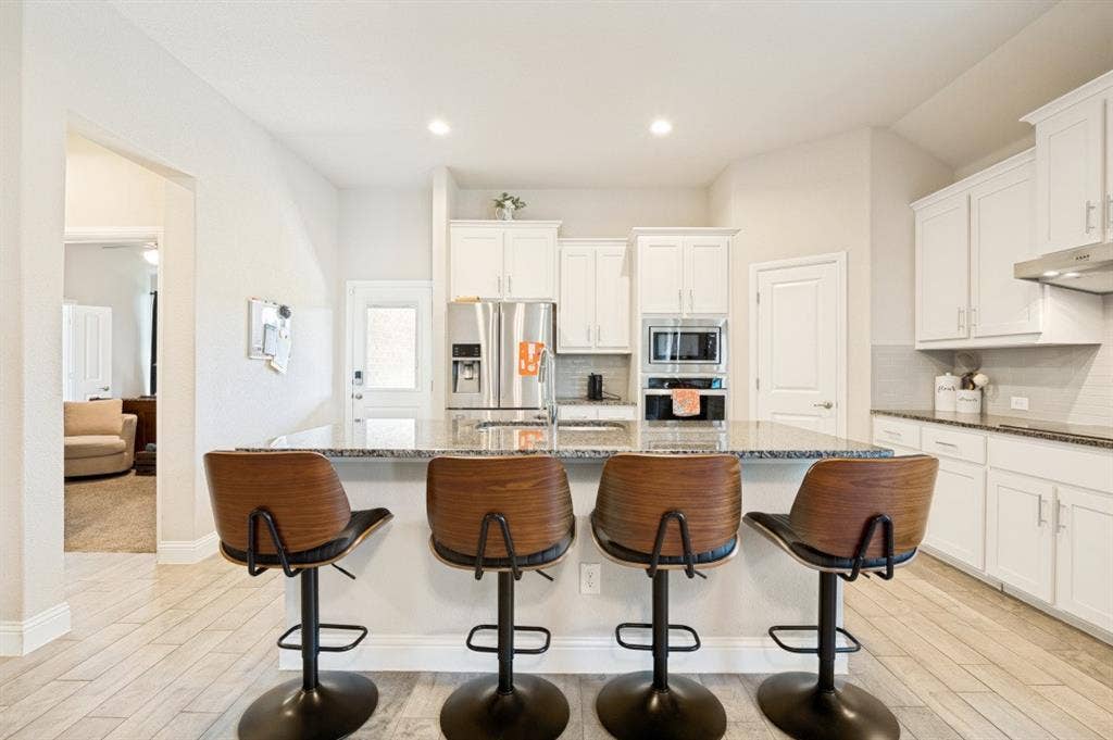 1006 Summer Grove Drive, Midlothian, TX 76065