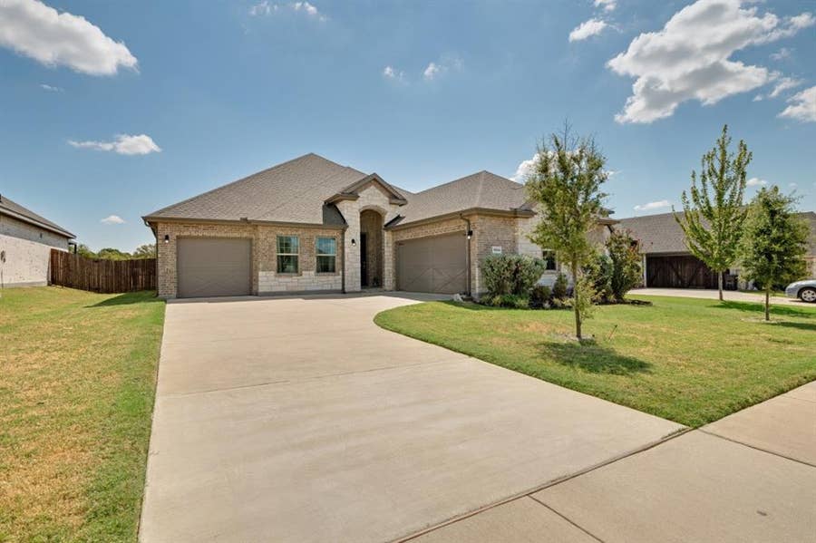 Property photo for 1006 Summer Grove Drive, Midlothian, TX
