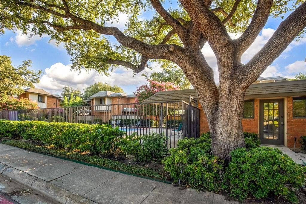 2805 Lineville Drive, #105, Farmers Branch, TX 75234 2805 Lineville Drive, #105, Farmers Branch, TX 75234