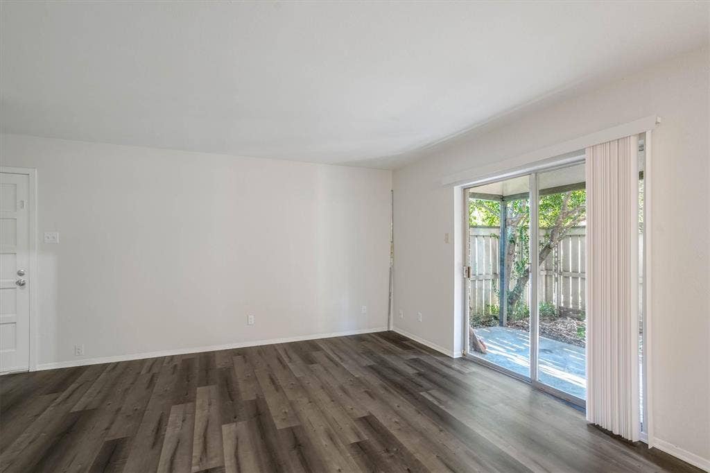 2805 Lineville Drive, #105, Farmers Branch, TX 75234 2805 Lineville Drive, #105, Farmers Branch, TX 75234
