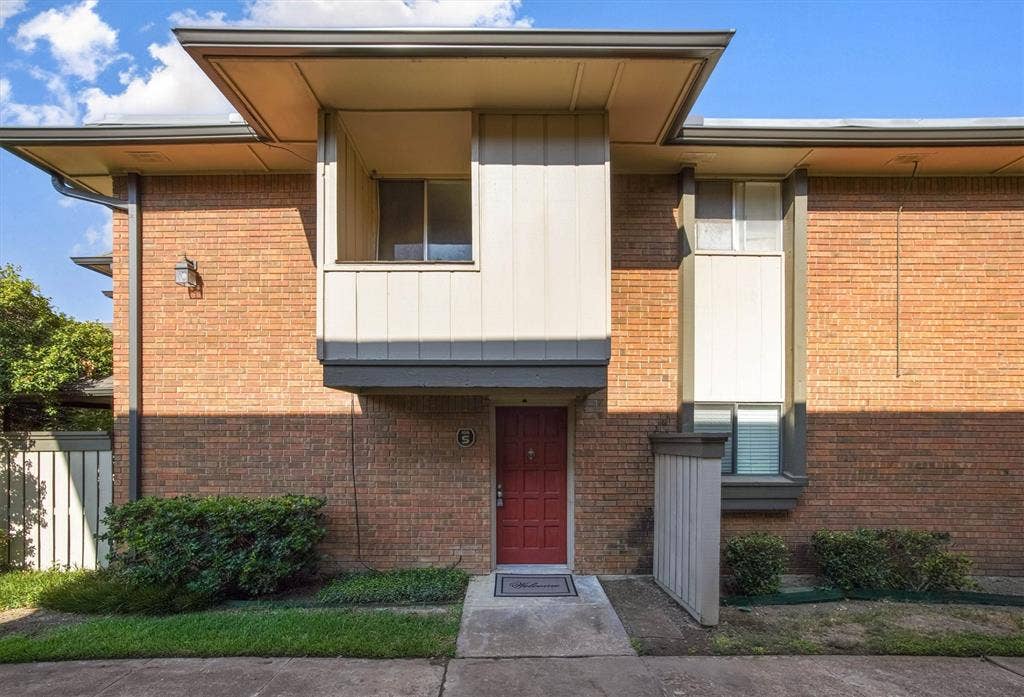 2805 Lineville Drive, #105, Farmers Branch, TX 75234 2805 Lineville Drive, #105, Farmers Branch, TX 75234