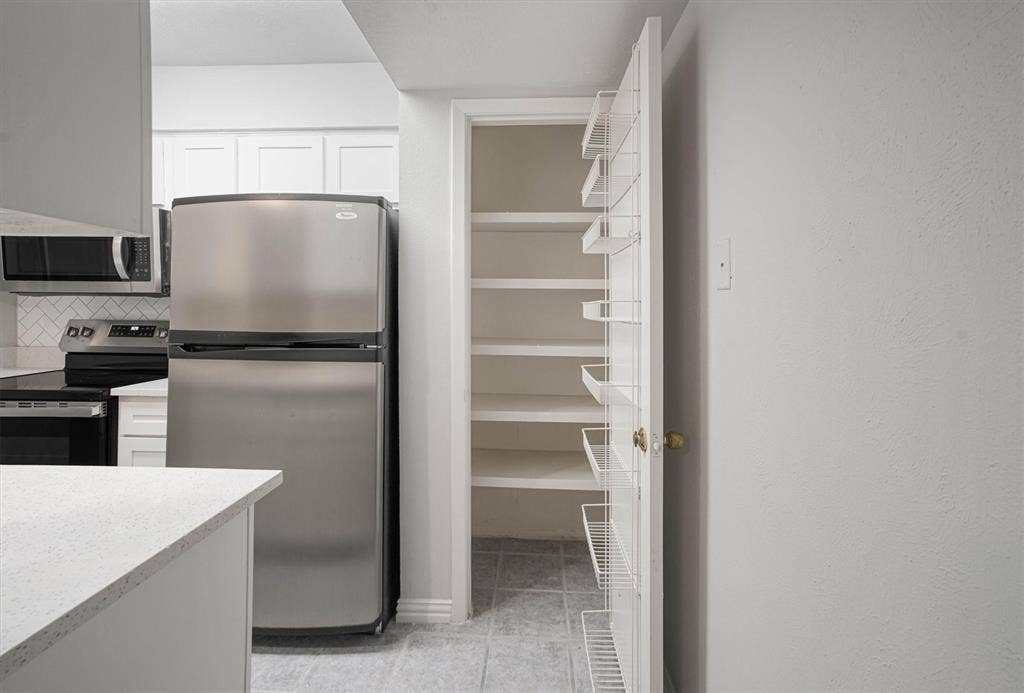 2805 Lineville Drive, #105, Farmers Branch, TX 75234 2805 Lineville Drive, #105, Farmers Branch, TX 75234
