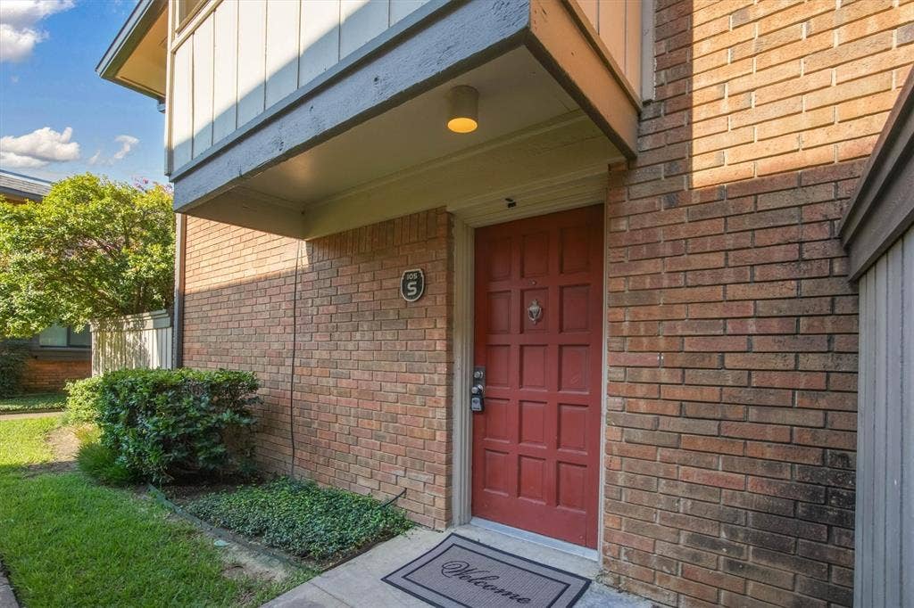 2805 Lineville Drive, #105, Farmers Branch, TX 75234 2805 Lineville Drive, #105, Farmers Branch, TX 75234