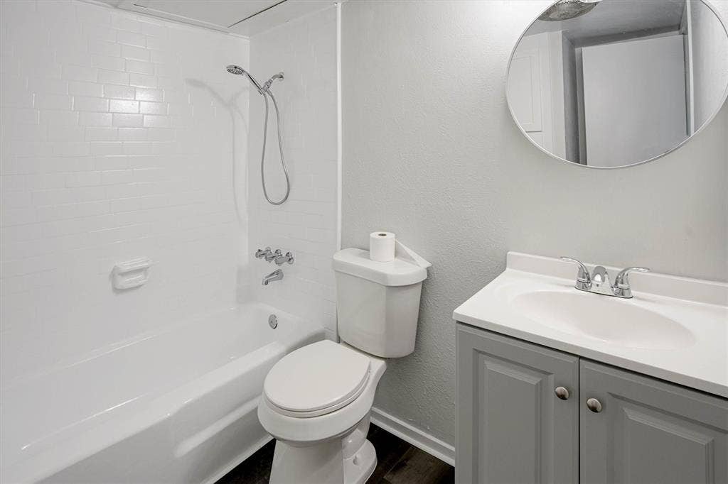 2805 Lineville Drive, #105, Farmers Branch, TX 75234 2805 Lineville Drive, #105, Farmers Branch, TX 75234