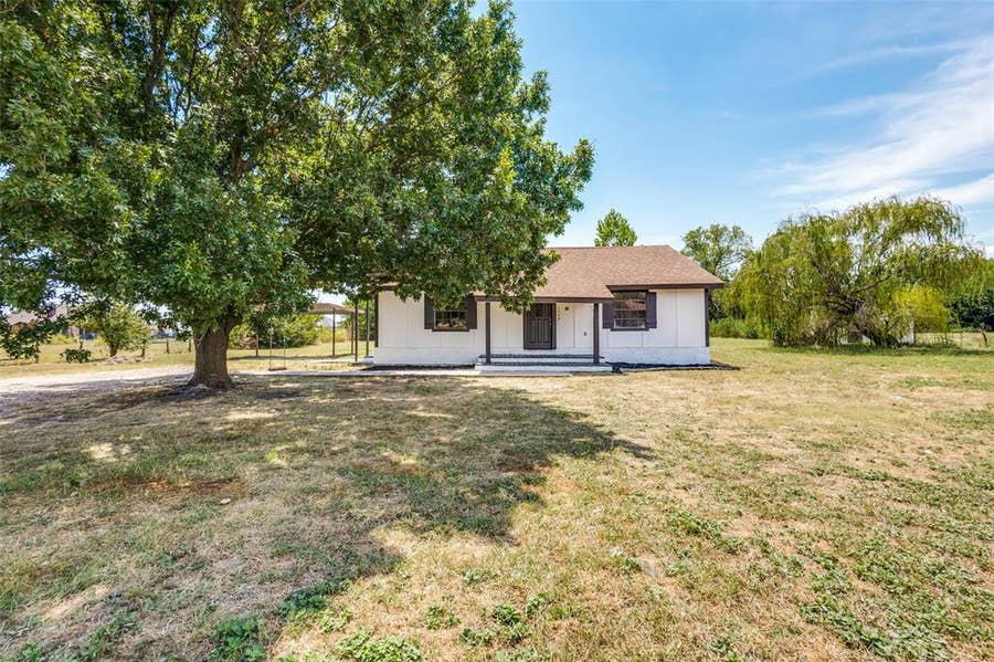 Property photo for 1540 Park Street, Van Alstyne, TX
