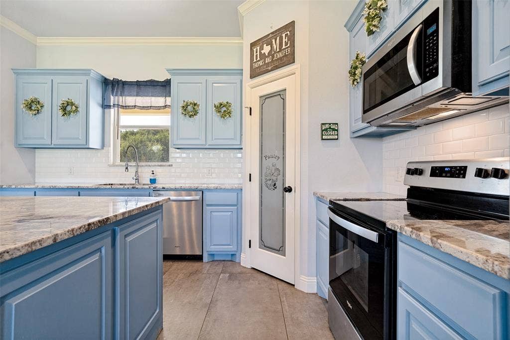 2128 Christine Drive, Granbury, TX 76048