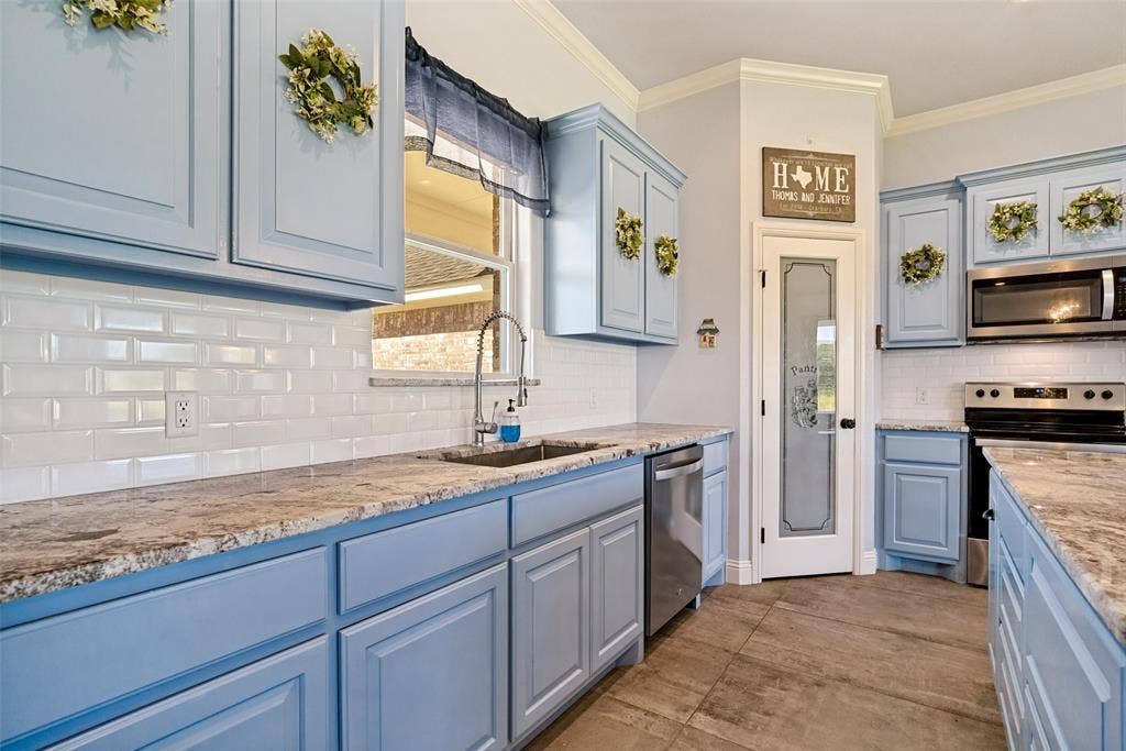 2128 Christine Drive, Granbury, TX 76048