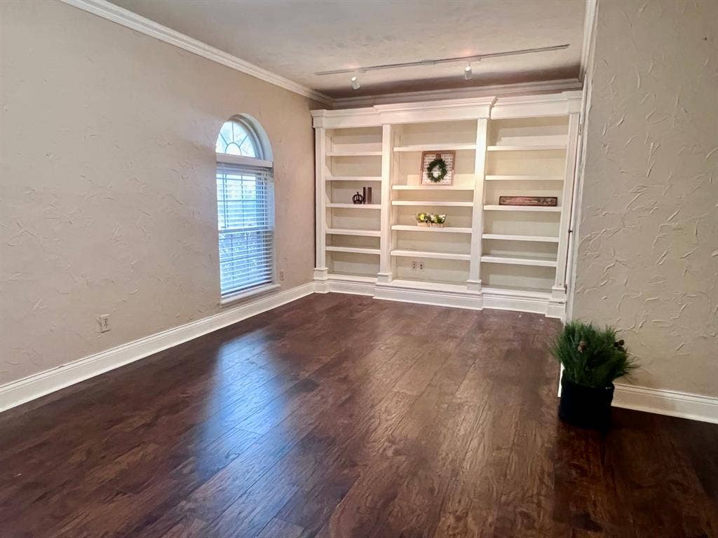 3925 Villa Downs Drive, Plano, TX 75023 Flex room can be used as formal dining room or office