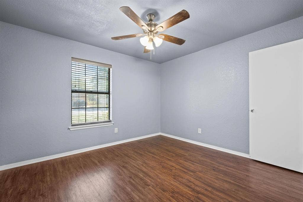 1729 W Doyle Street, Granbury, TX 76048 1729 W Doyle Street, Granbury, TX 76048