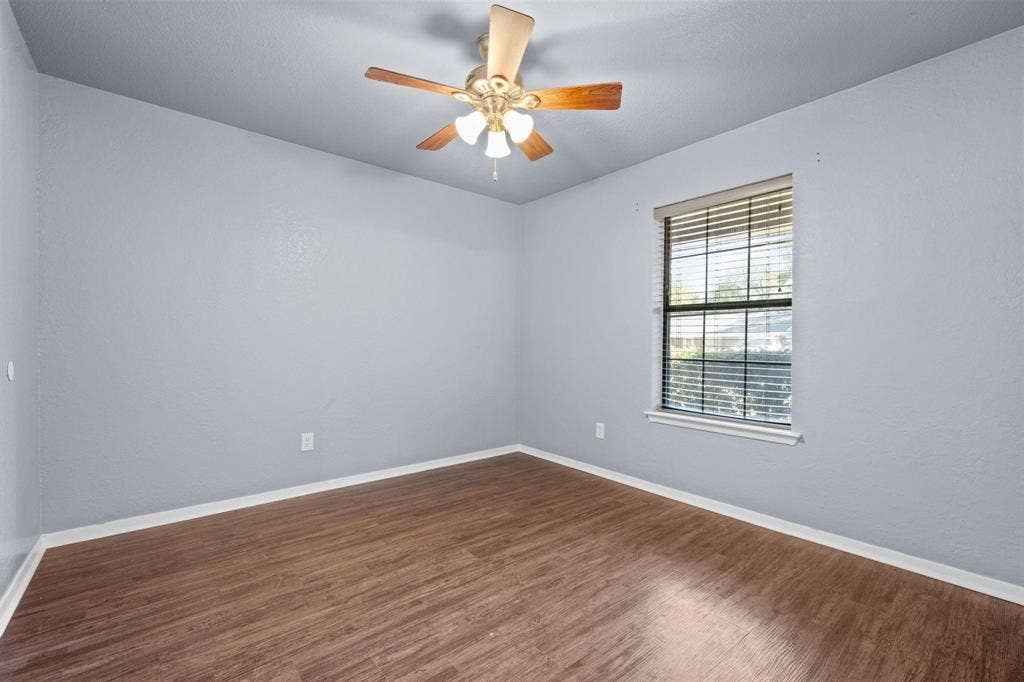1729 W Doyle Street, Granbury, TX 76048 1729 W Doyle Street, Granbury, TX 76048