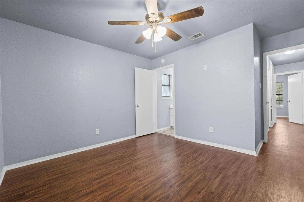 1729 W Doyle Street, Granbury, TX 76048 1729 W Doyle Street, Granbury, TX 76048