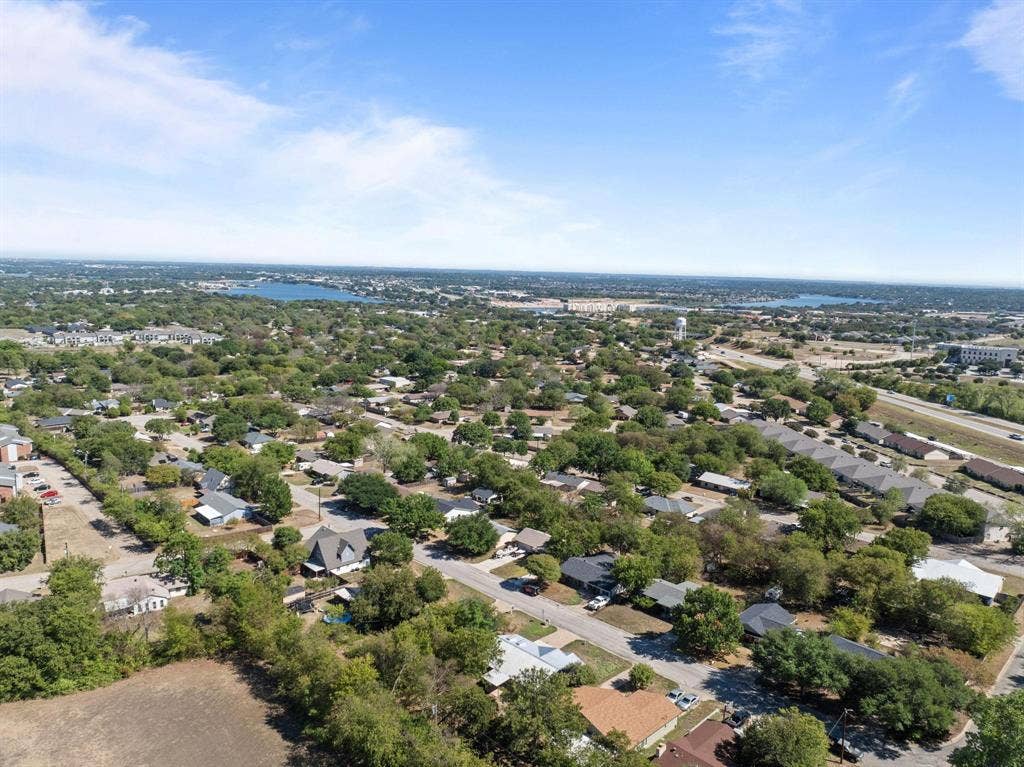 1729 W Doyle Street, Granbury, TX 76048 1729 W Doyle Street, Granbury, TX 76048