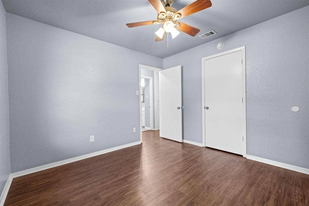 1729 W Doyle Street, Granbury, TX 76048 1729 W Doyle Street, Granbury, TX 76048