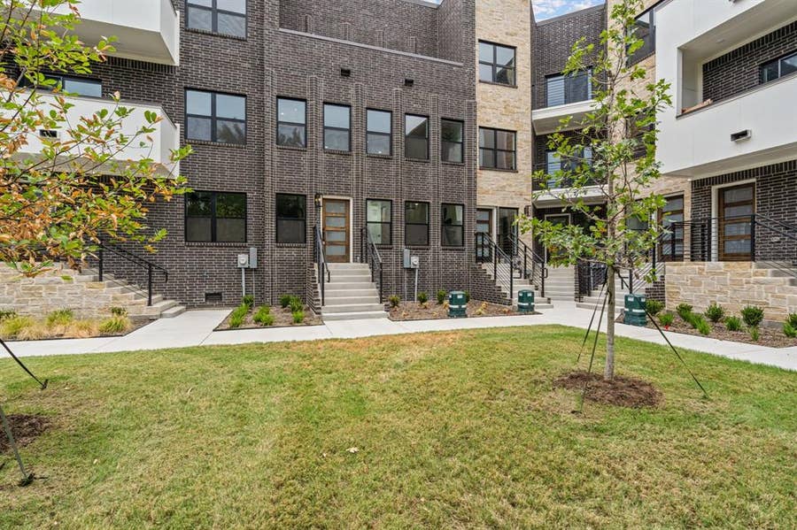 Property photo for 2725 Azalea Park Circle, Fort Worth, TX