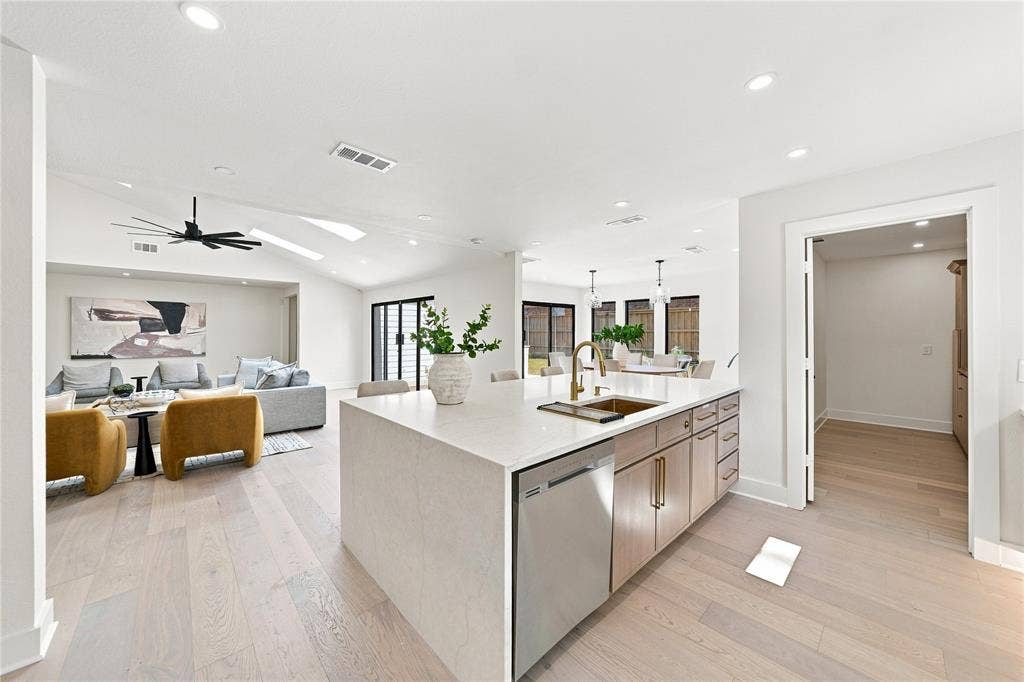 16212 Spring Creek Road, Dallas, TX 75248 16212 Spring Creek Road, Dallas, TX 75248