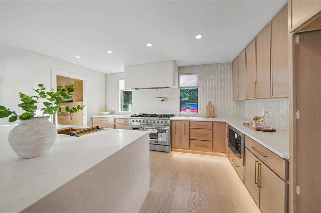 16212 Spring Creek Road, Dallas, TX 75248 16212 Spring Creek Road, Dallas, TX 75248
