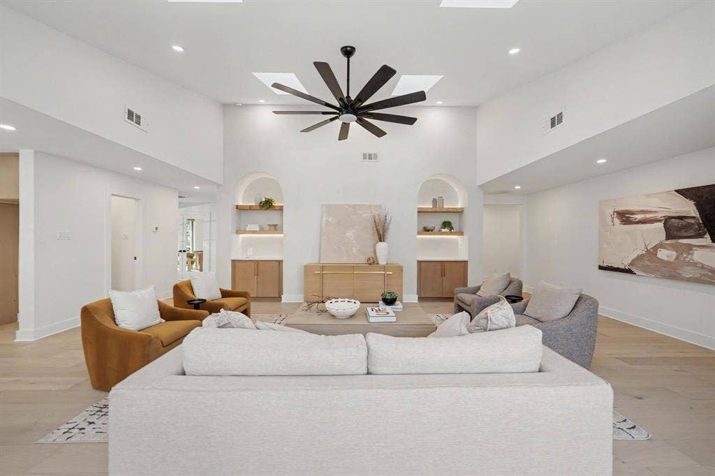 16212 Spring Creek Road, Dallas, TX 75248 16212 Spring Creek Road, Dallas, TX 75248