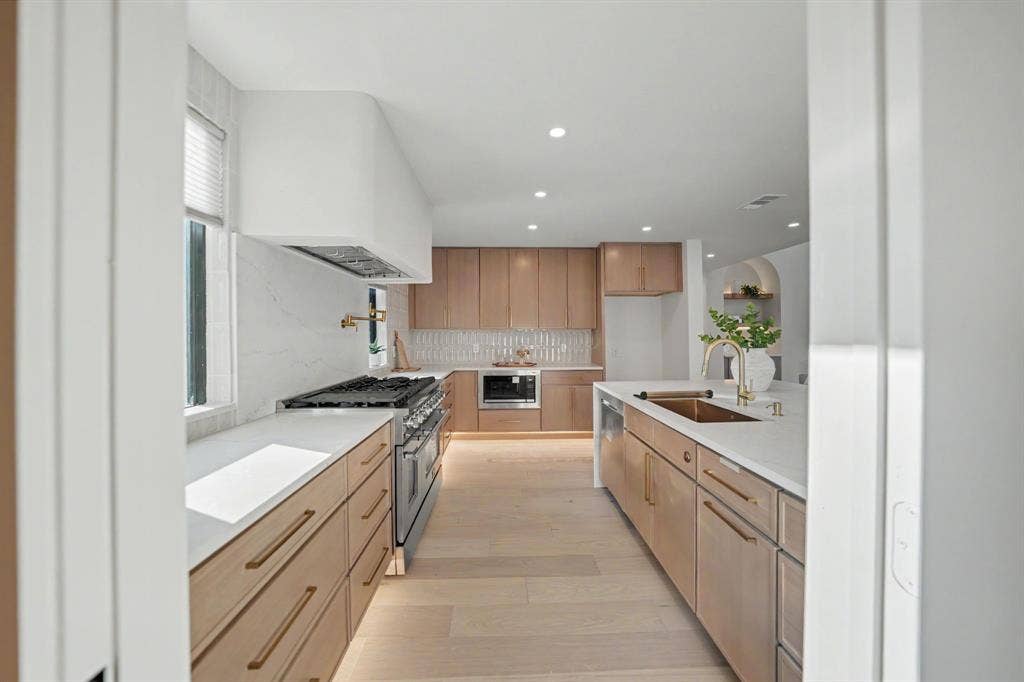 16212 Spring Creek Road, Dallas, TX 75248 16212 Spring Creek Road, Dallas, TX 75248