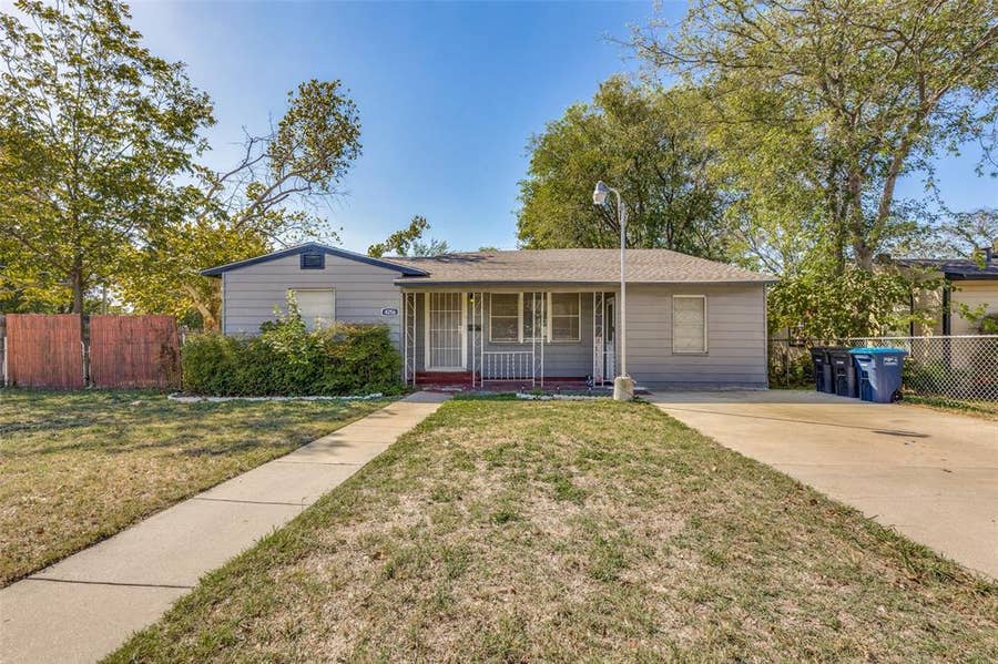 Property photo for 4256 Standish Road, Fort Worth, TX