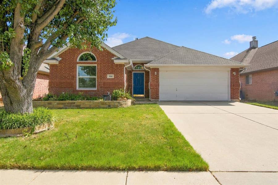 Property photo for 9108 Saranac Trail, Fort Worth, TX