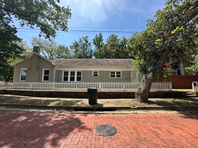 1103 S Broadway Avenue, Tyler, TX 75701 1103 S Broadway Avenue, Tyler, TX 75701
