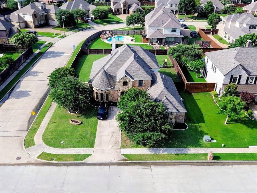 Property photo for 5730 Creek Crossing Lane, Sachse, TX