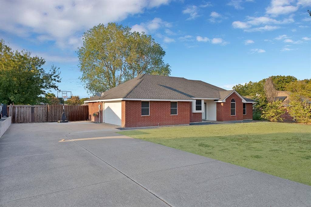 317 Anita Lane, Waxahachie, TX 75165