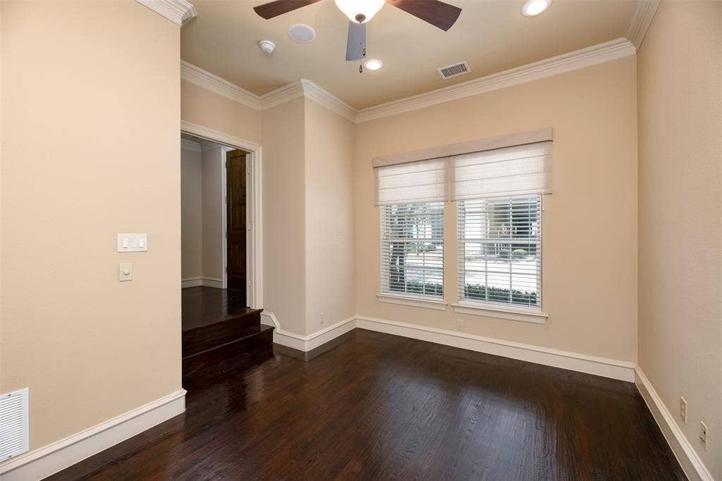7914 Bishop Road, Plano, TX 75024 with full bath