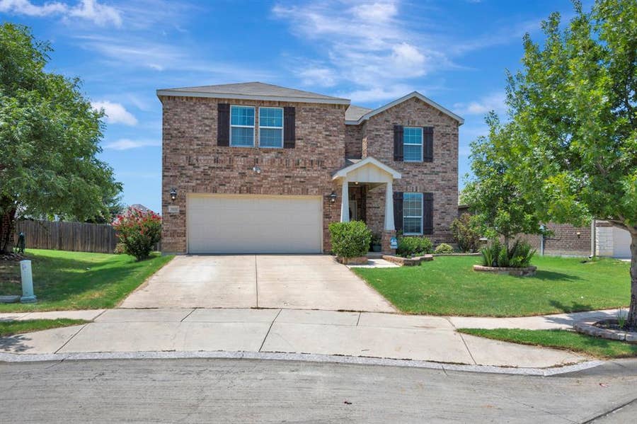 Property photo for 8105 Kurgan Trail, Fort Worth, TX