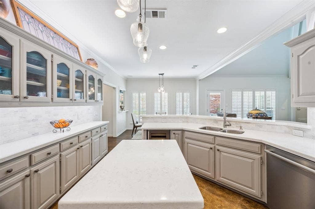 5916 Richwater Drive, Dallas, TX 75252 5916 Richwater Drive, Dallas, TX 75252