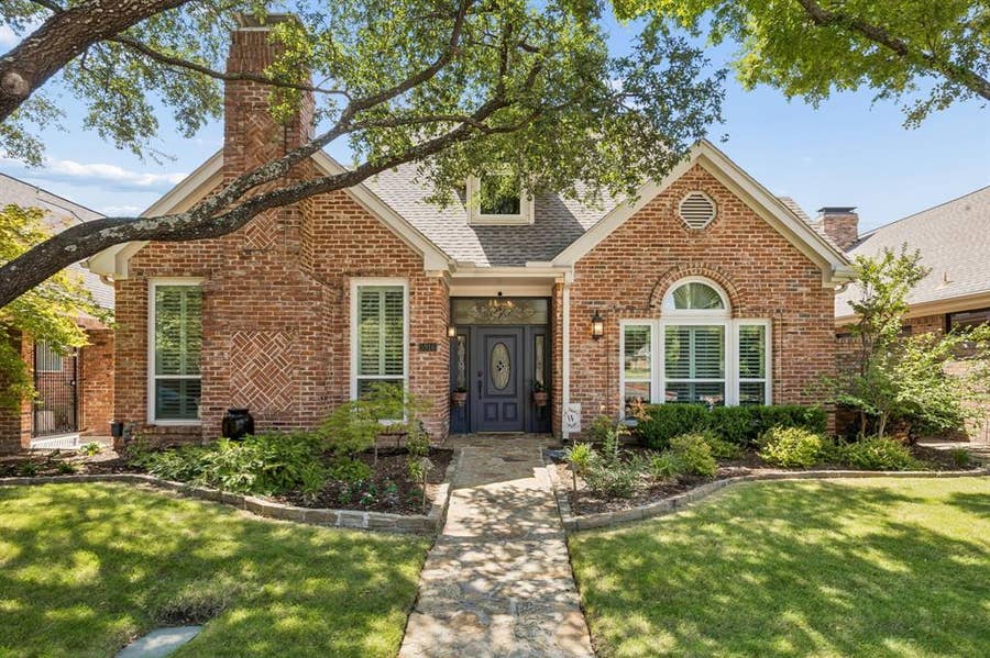 Property photo for 5916 Richwater Drive, Dallas, TX