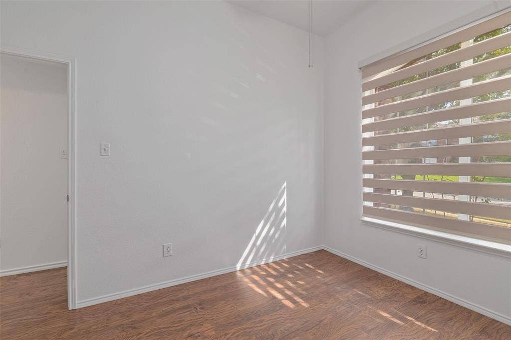 2809 Hollow Ridge Drive, Denton, TX 76210 Secondary bedroom 2 with the guest bath right next to it.