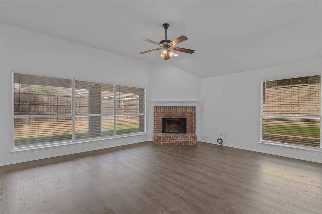 2809 Hollow Ridge Drive, Denton, TX 76210 The large living space allows for multiple furniture placement options.