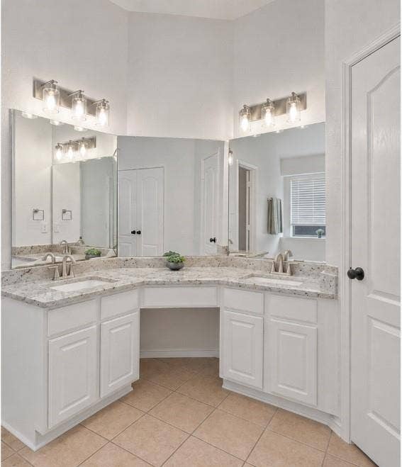 2809 Hollow Ridge Drive, Denton, TX 76210 Updates include new granite countertops, paint and fixtures.