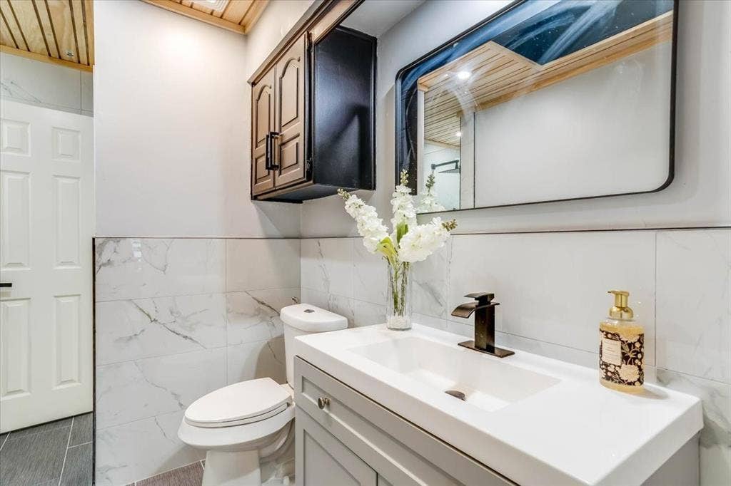 2100 Antibes Drive, Carrollton, TX 75006 2100 Antibes Drive, Carrollton, TX 75006