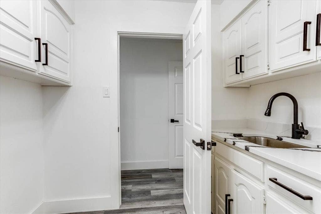 2100 Antibes Drive, Carrollton, TX 75006 2100 Antibes Drive, Carrollton, TX 75006