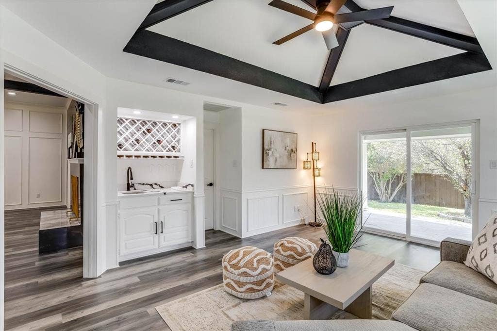 2100 Antibes Drive, Carrollton, TX 75006 2100 Antibes Drive, Carrollton, TX 75006